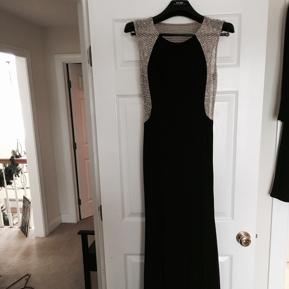 Cache black rinestoned gown